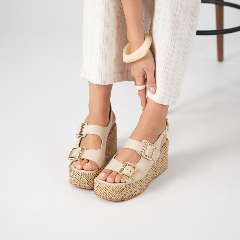 Ametist Exclusive Frida Bej Deri Dolgu Topuk Kadın Sandalet