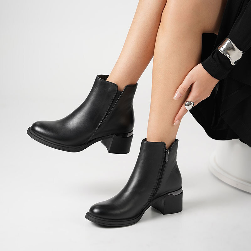 Berta Siyah Deri Kadın Bot – Termolight Taban – 17.5 cm Bot Boyu – Hakiki Deri + Tekstil İç Materyal - 1