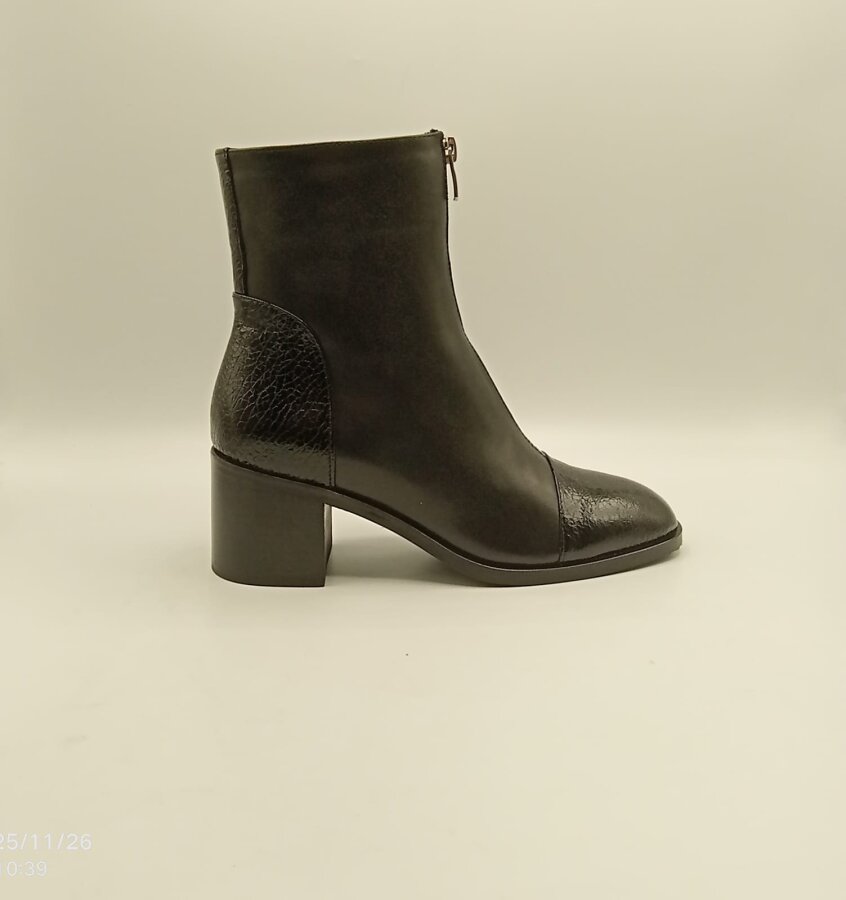Clara Siyah Deri Kadın Bot – Kroko Rugan Burun & Topuk Detaylı – Orta Fermuar Aksesuarı - 6