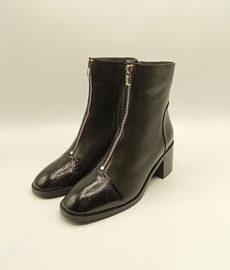 Clara Siyah Deri Kadın Bot – Kroko Rugan Burun & Topuk Detaylı – Orta Fermuar Aksesuarı - 4
