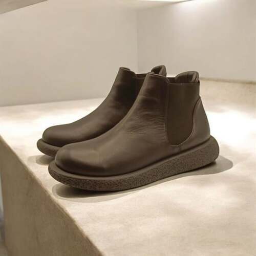 Daily Siyah Deri Kadın Bot - 3