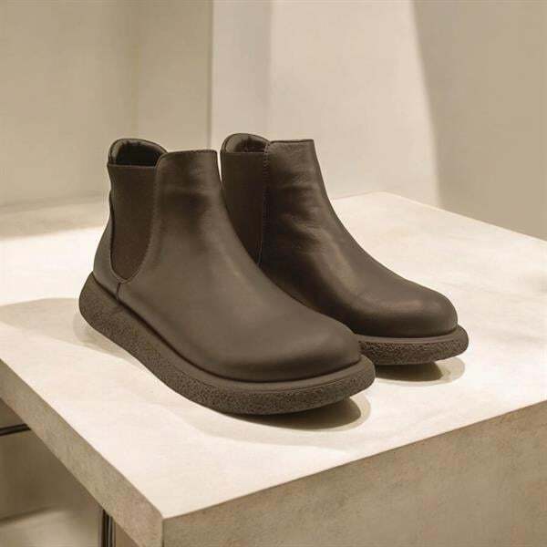 Daily Siyah Deri Kadın Bot - 5