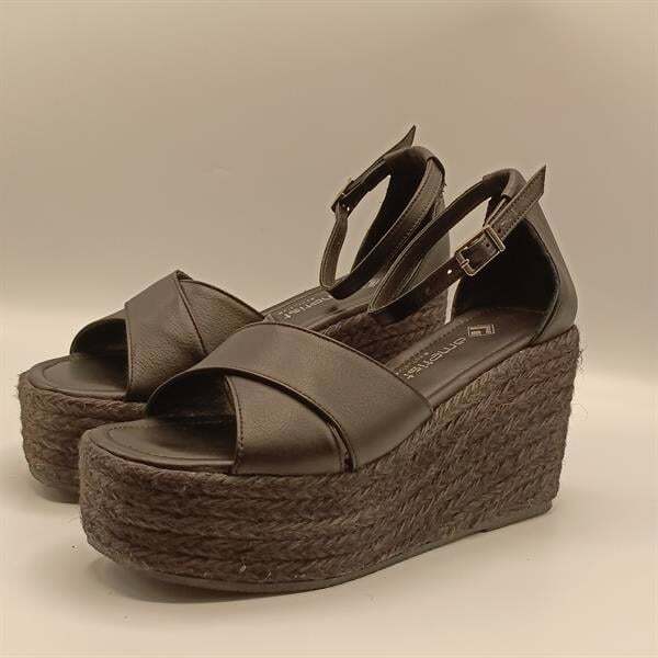 Deka Siyah Deri Dolgu Topuk Kadın Sandalet - 4