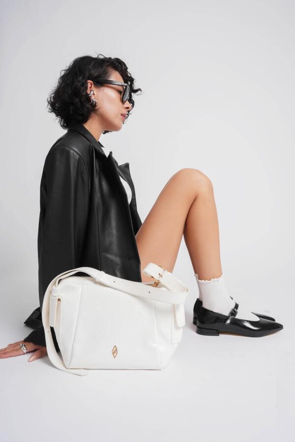 Martina Beyaz Kırışık Mat Rugan Kadın Omuz Ve Çapraz Çantası - 1