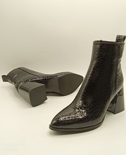 Valeria Siyah Fasulye Desen Gerçek Deri Kadın Bot – Sivri Burun, Metal Aksesuarlı Topuk - 5