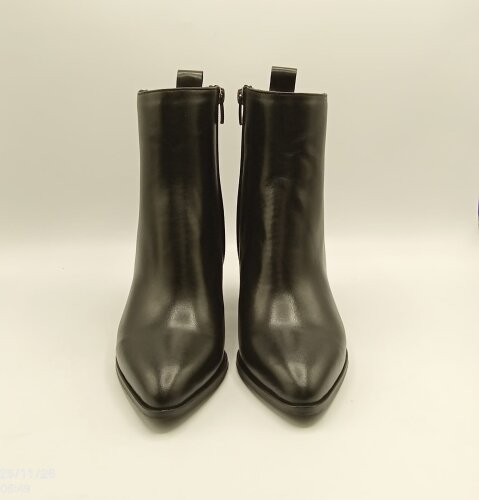 Valeria Siyah Gerçek Deri Kadın Bot – Sivri Burun, TPU Kaymaz Taban, 7.5 cm Metal Aksesuarlı Topuk - 6