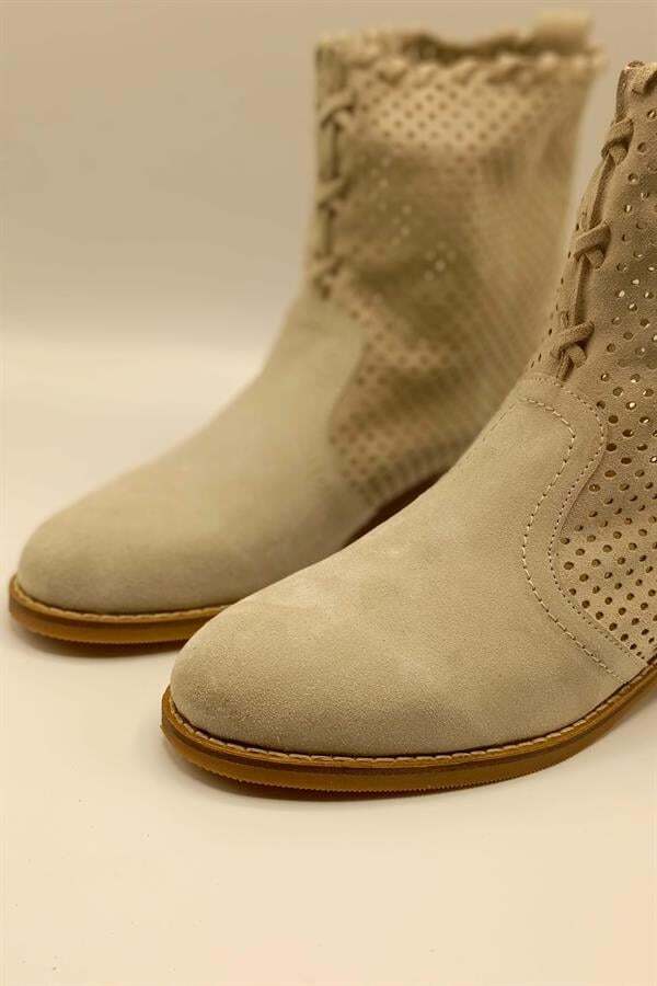Yazlık Bej Süet Zımbalı Kadın Bot - 4