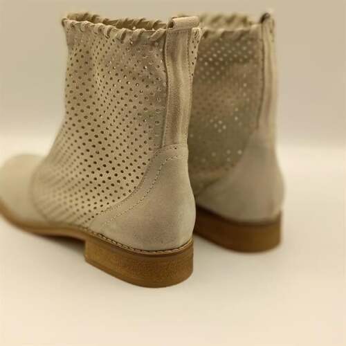 Yazlık Bej Süet Zımbalı Kadın Bot - 9